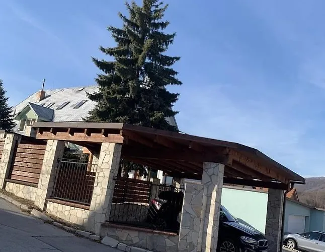 Haskova With 3 Bedrooms Holiday home Banska Bystrica