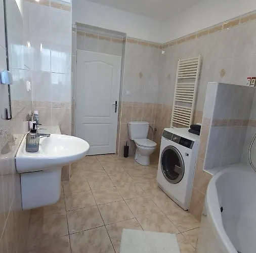 Holiday home Haskova With 3 Bedrooms Banska Bystrica