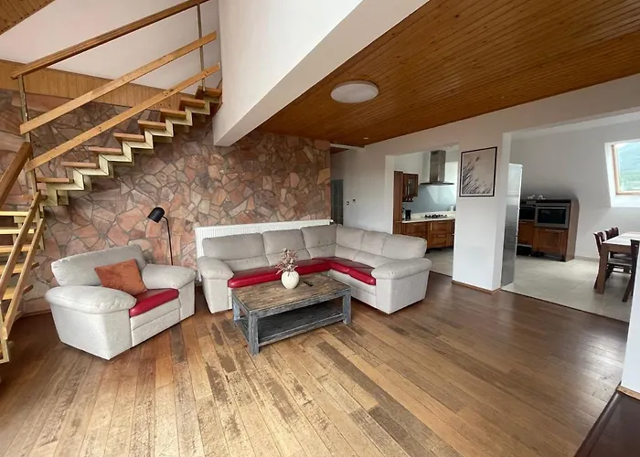 Haskova With 3 Bedrooms Holiday home *